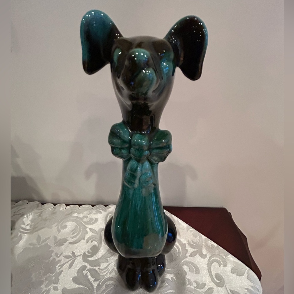 Vintage Blue Mountain Pottery Dog. Beautiful piece! So cute. Excellent condition